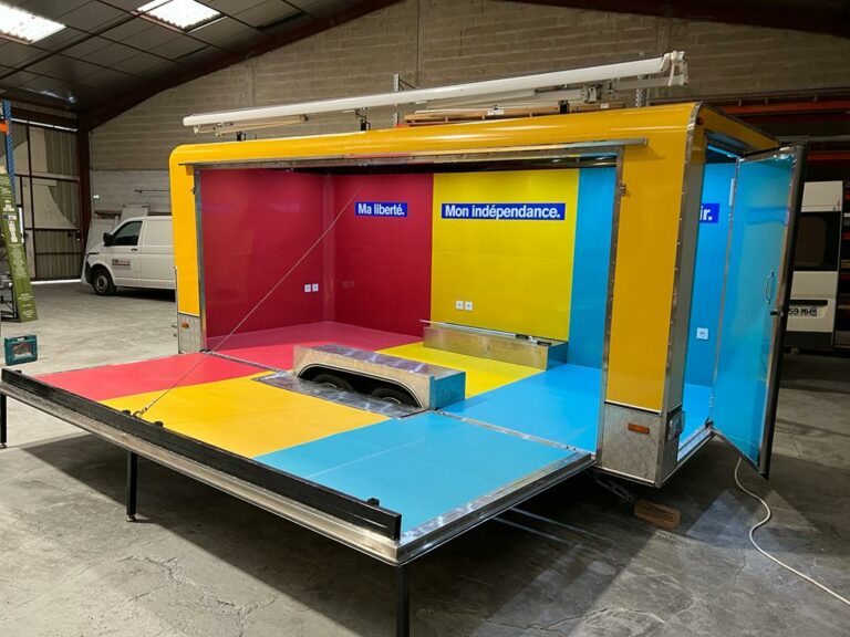 Personnalisation de la remorque podium